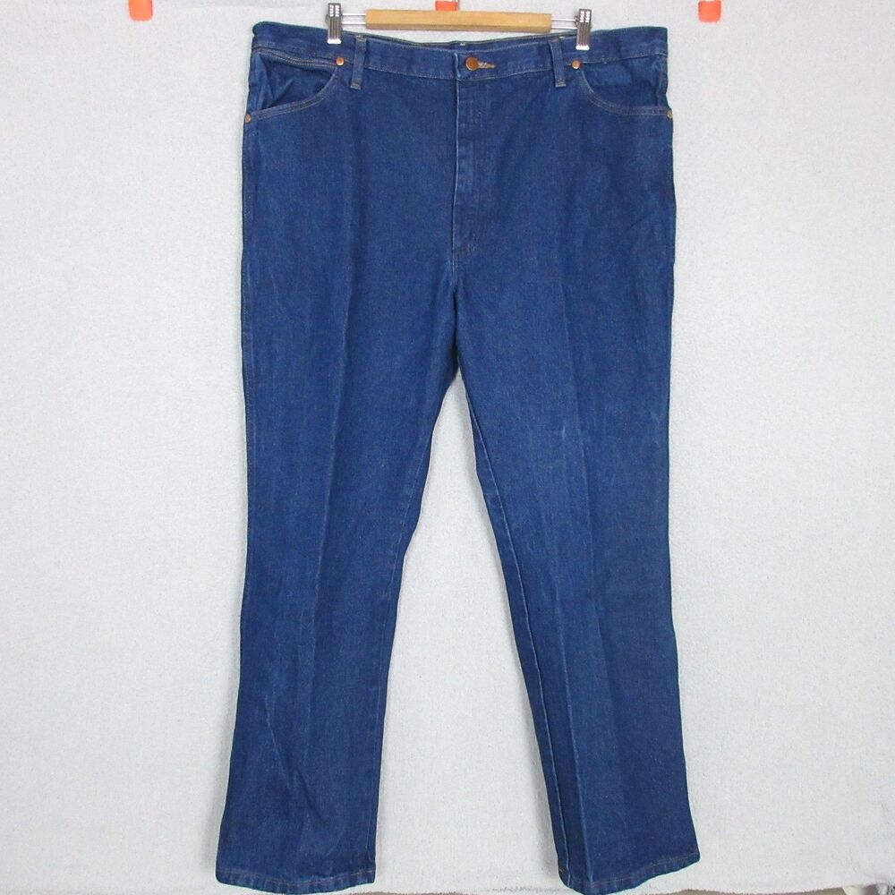 Wrangler Jeans Mens 42x32 Classic Straight Leg Blue Denim Relaxed Fit